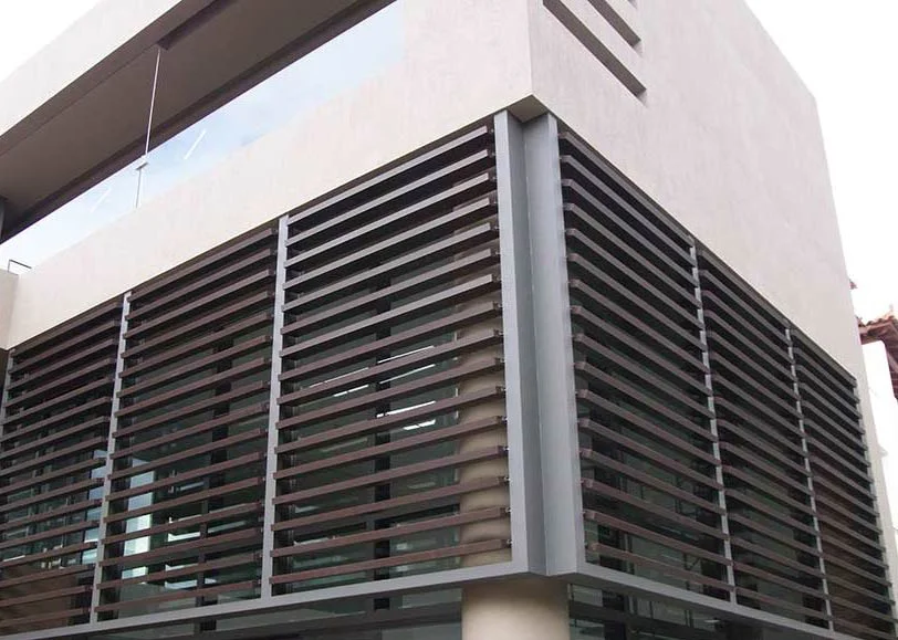 Motorized exterior aerofoil aluminium louvers